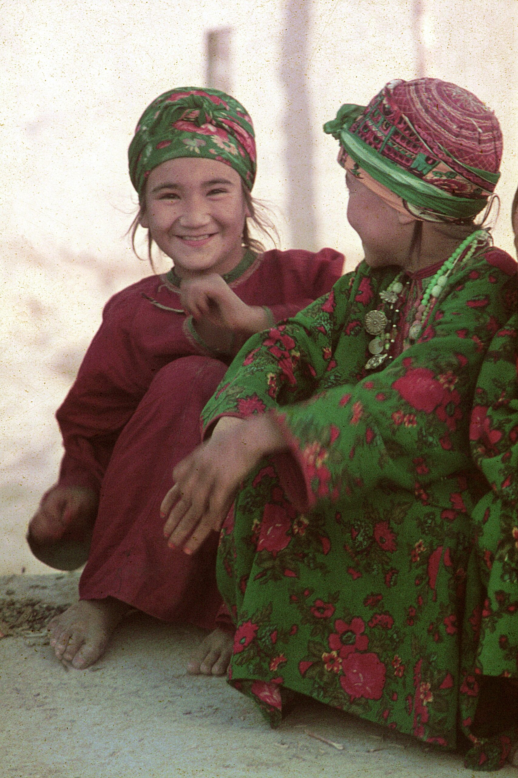 young-carpet-weavers-1971